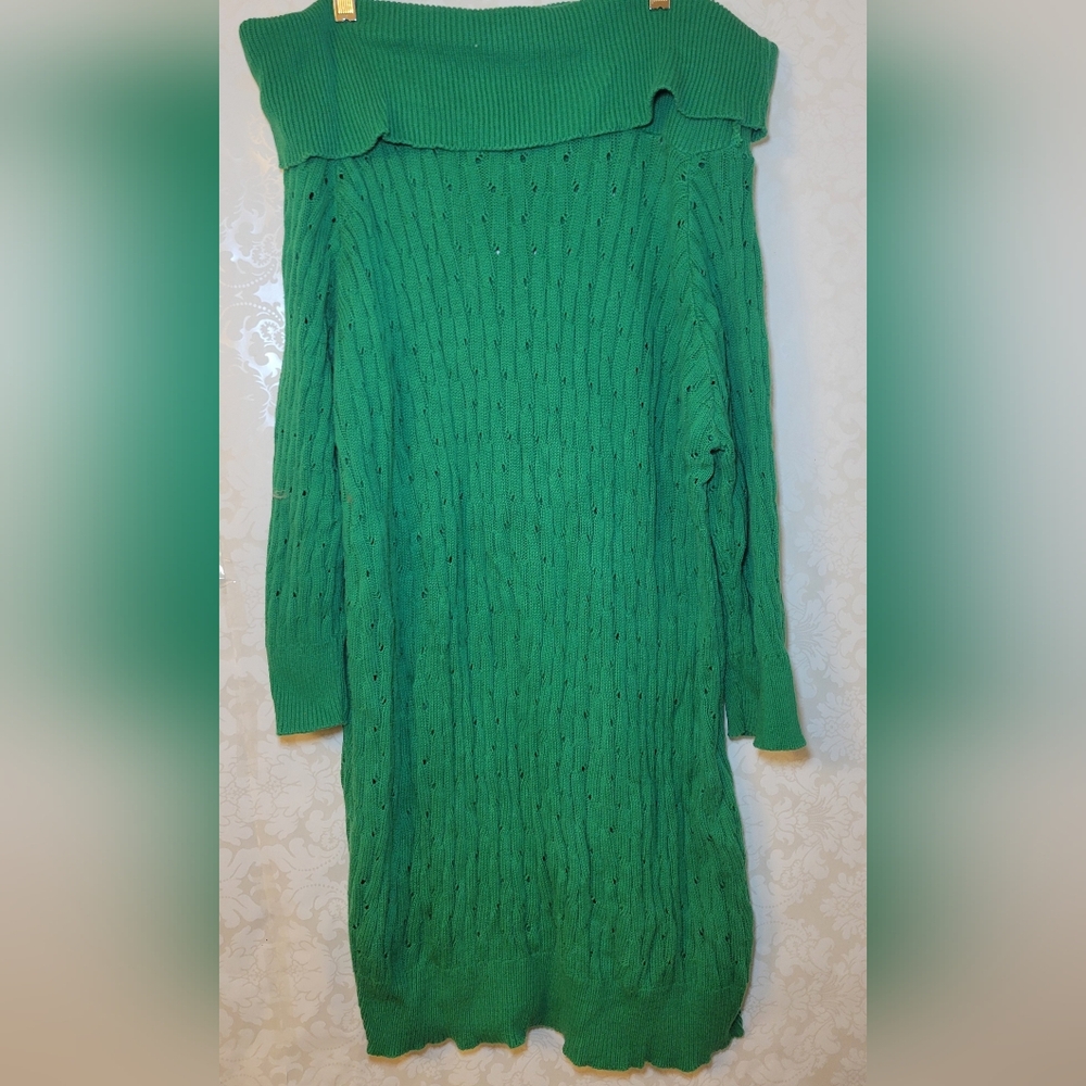 Chic Green Off-Shoulder Knit Dress